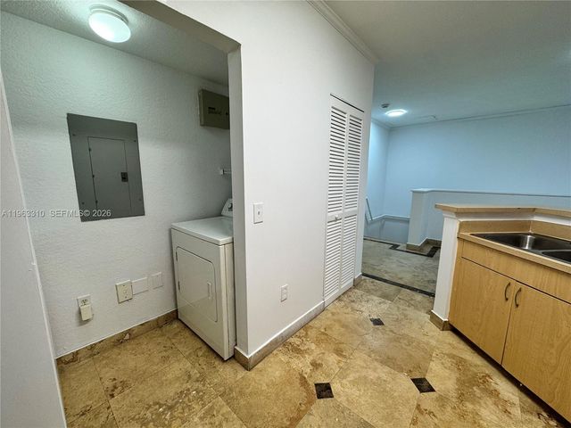 2404 Belmont Ln 2404, North Lauderdale, FL 33068