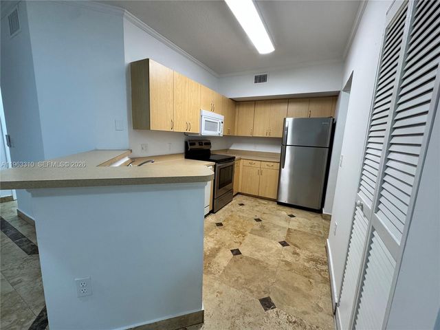 2404 Belmont Ln 2404, North Lauderdale, FL 33068