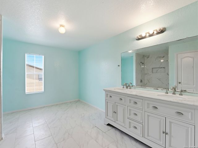 10010 Moongrove Pass, San Antonio, TX 78239