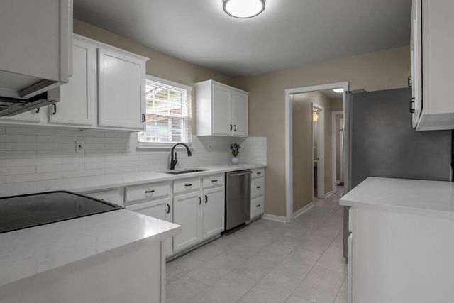 400 Heddington Court, Versailles, KY 40383