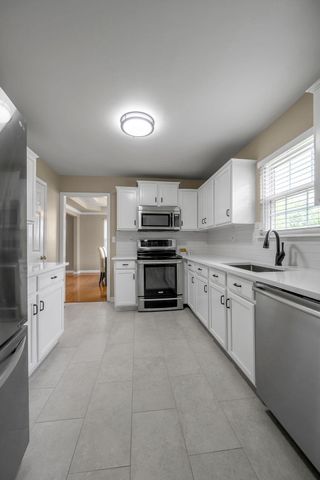 400 Heddington Court, Versailles, KY 40383
