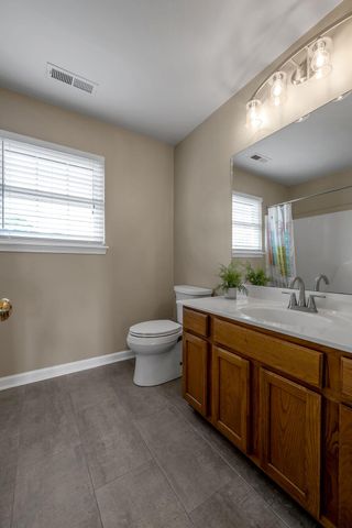 400 Heddington Court, Versailles, KY 40383