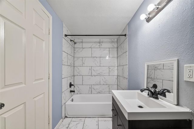 6022 Lyndhurst Drive, Houston, TX 77033