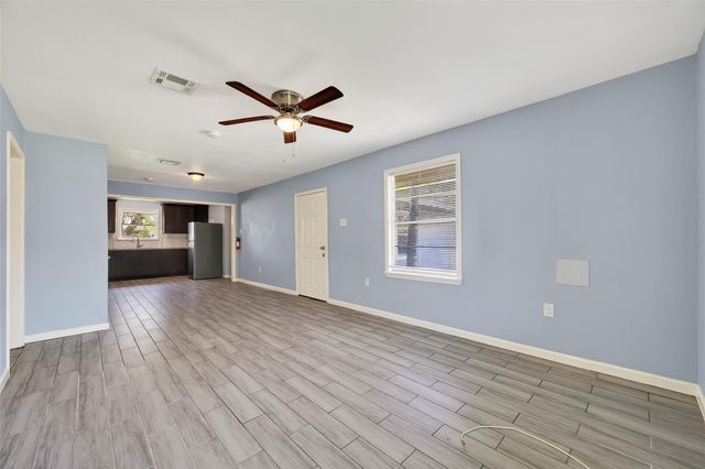 6022 Lyndhurst Drive, Houston, TX 77033