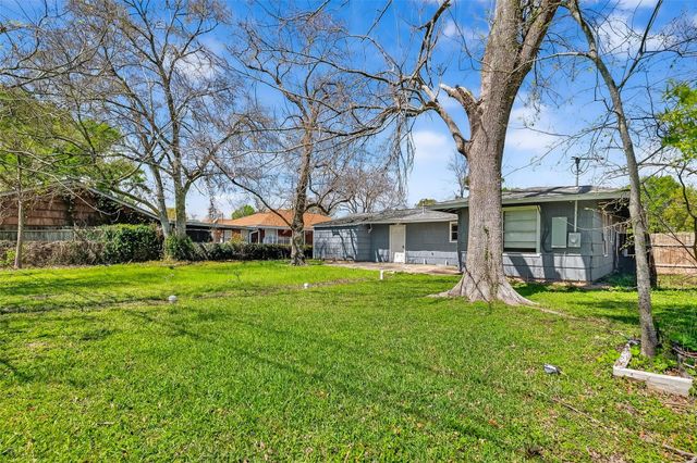 6022 Lyndhurst Drive, Houston, TX 77033