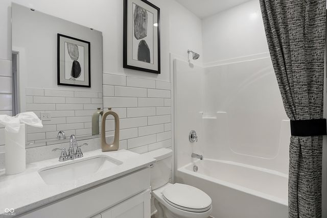 6095 Soapberry Circle, Noblesville, IN 46062
