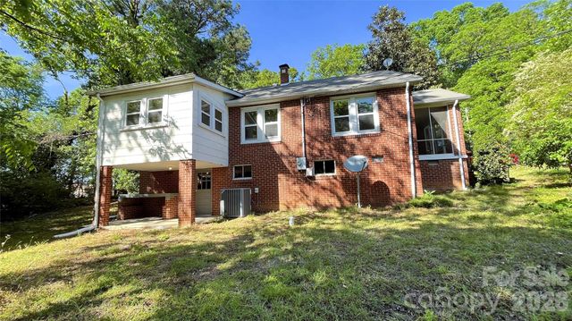 205 Sunrise Avenue, Mount Gilead, NC 27306