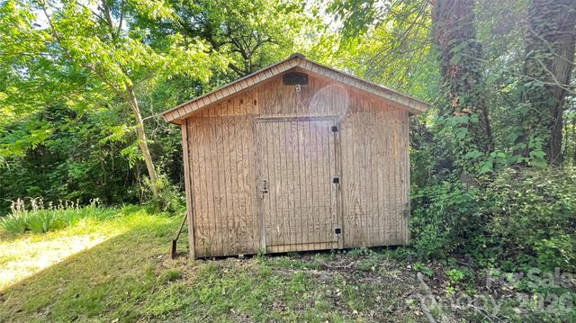 205 Sunrise Avenue, Mount Gilead, NC 27306