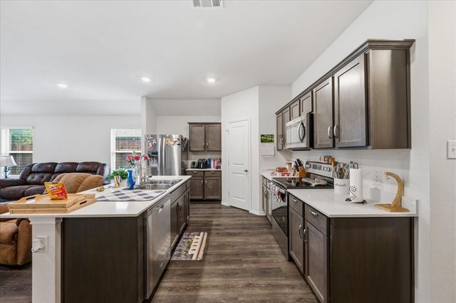 279 Thoroughbred Street, Waxahachie, TX 75165