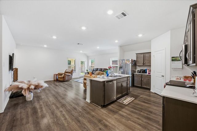 279 Thoroughbred Street, Waxahachie, TX 75165