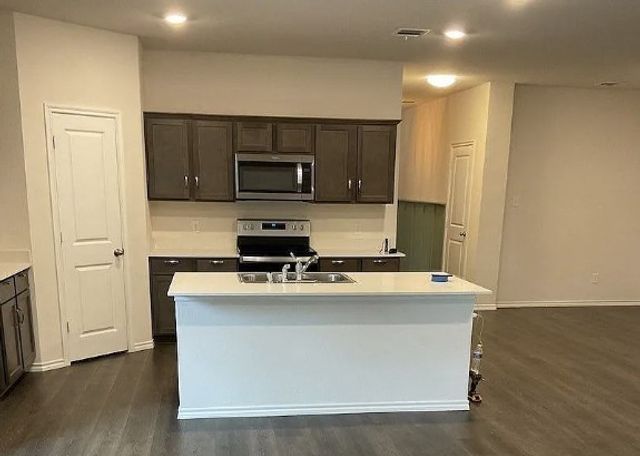 279 Thoroughbred Street, Waxahachie, TX 75165
