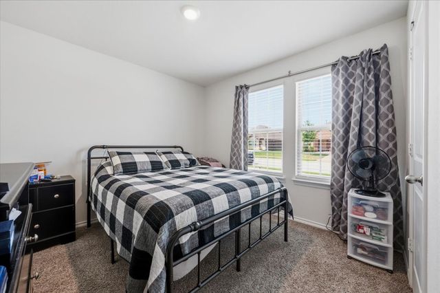 279 Thoroughbred Street, Waxahachie, TX 75165