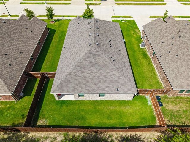 279 Thoroughbred Street, Waxahachie, TX 75165