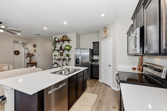 6521 Shoreline Lane, Princeton, TX 75407