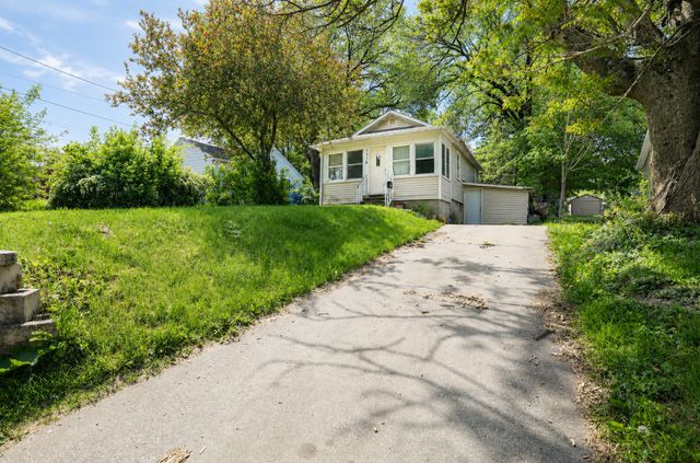 1116 Creston Avenue, Des Moines, IA 50315