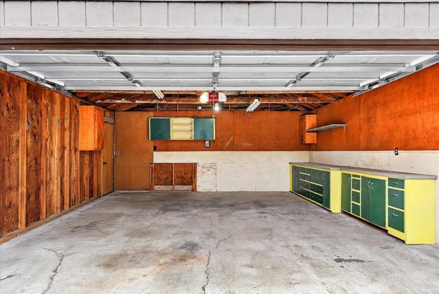 4323 N Wall St, Spokane, WA 99205