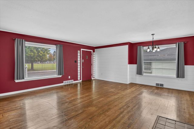 4323 N Wall St, Spokane, WA 99205
