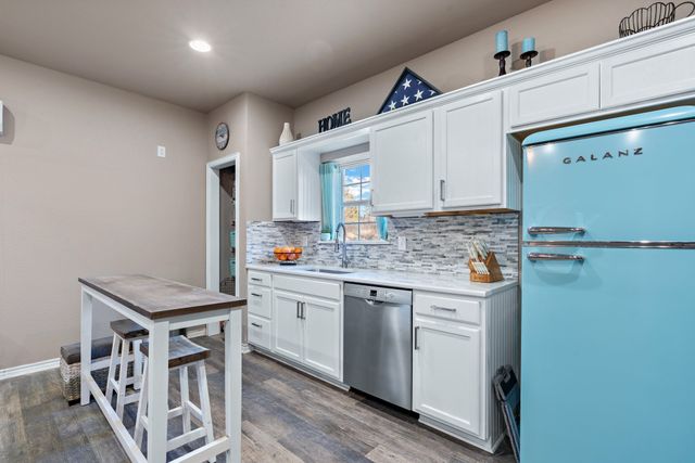 717 Mary Drive, Weatherford, TX 76085