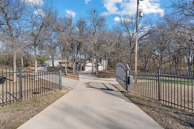 717 Mary Drive, Weatherford, TX 76085