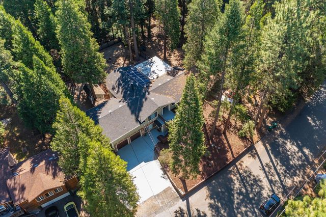 4381 Park Woods Dr, Pollock Pines, CA 95726