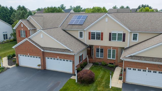 15 WEAVER AVE, Ephrata, PA 17522