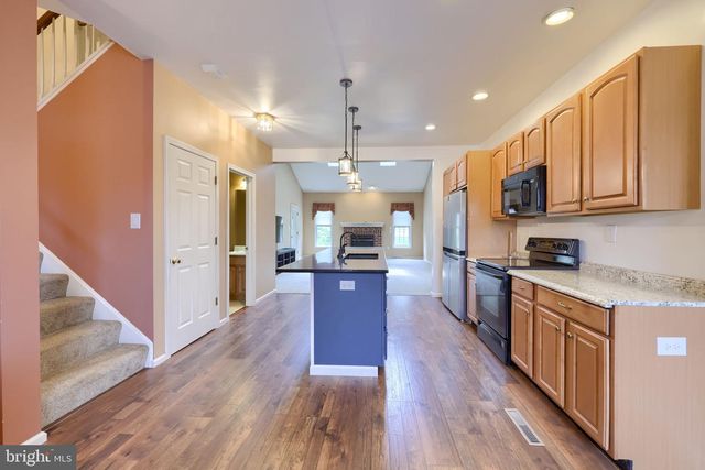 15 WEAVER AVE, Ephrata, PA 17522