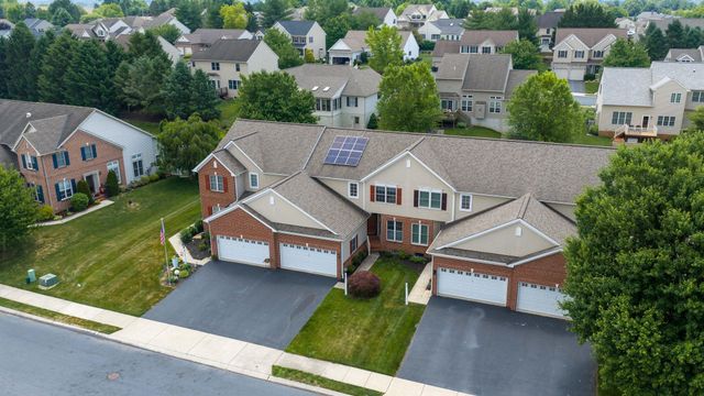15 WEAVER AVE, Ephrata, PA 17522