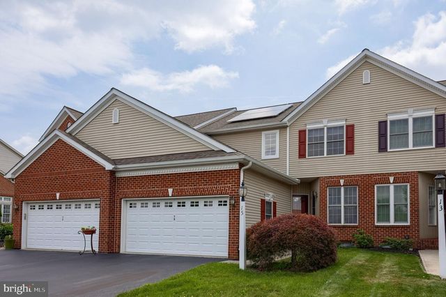 15 WEAVER AVE, Ephrata, PA 17522