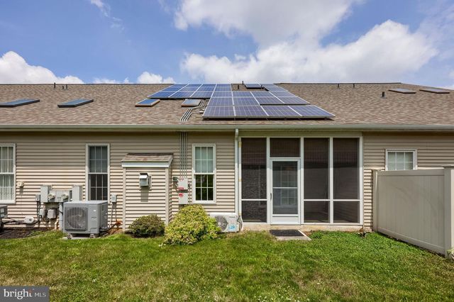 15 WEAVER AVE, Ephrata, PA 17522