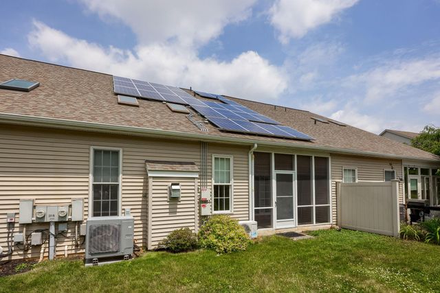 15 WEAVER AVE, Ephrata, PA 17522