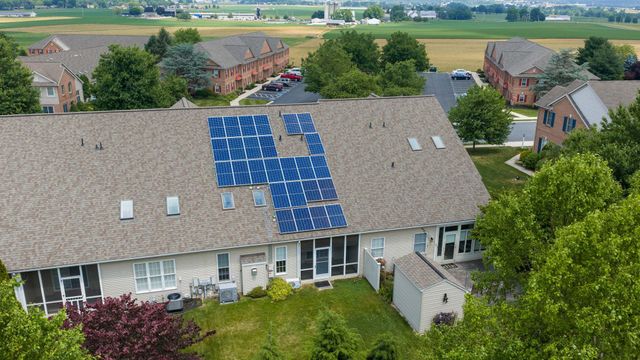 15 WEAVER AVE, Ephrata, PA 17522