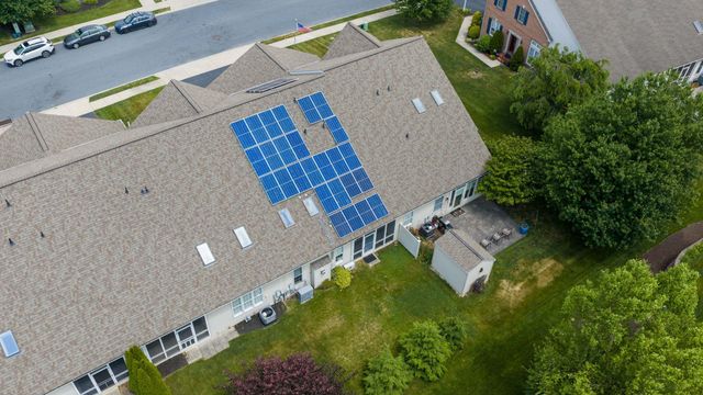 15 WEAVER AVE, Ephrata, PA 17522