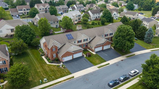 15 WEAVER AVE, Ephrata, PA 17522