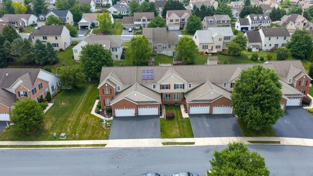 15 WEAVER AVE, Ephrata, PA 17522