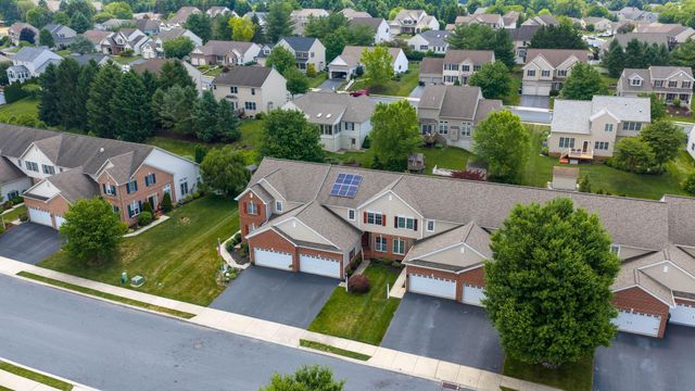 15 WEAVER AVE, Ephrata, PA 17522