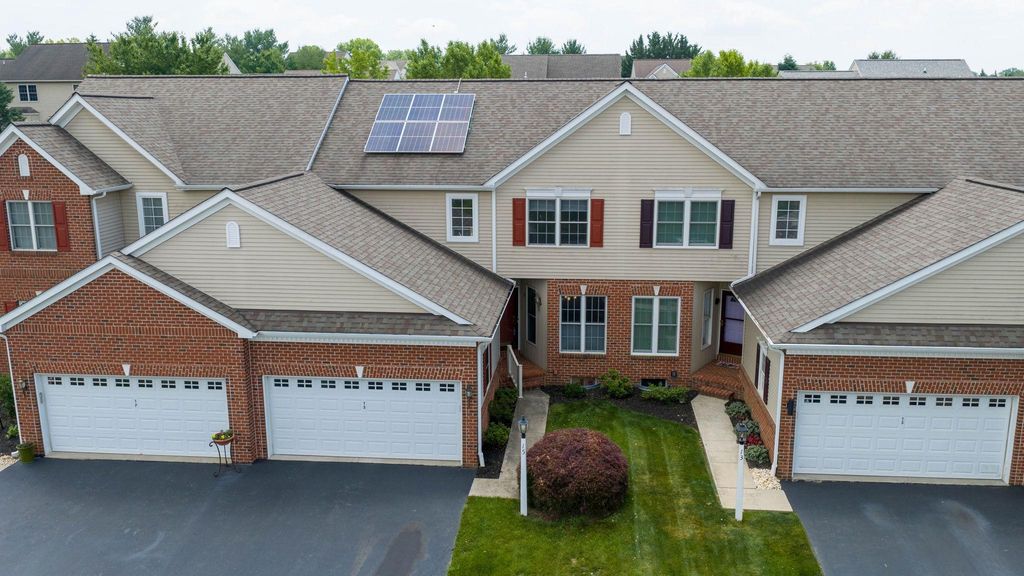 15 WEAVER AVE, Ephrata, PA 17522