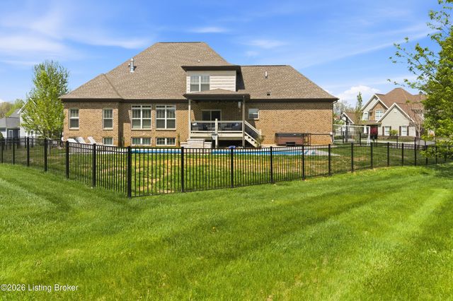 6101 Maddox Blvd, Prospect, KY 40059