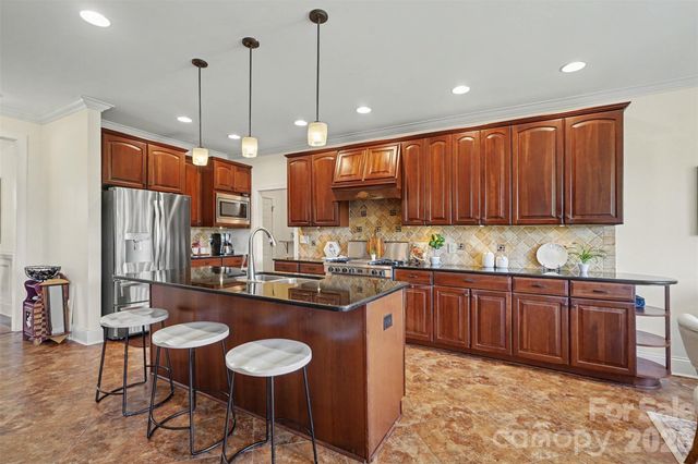 2300 Potter Road S, Waxhaw, NC 28173