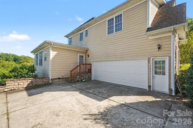 2300 Potter Road S, Waxhaw, NC 28173