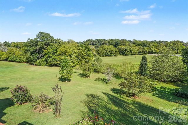 2300 Potter Road S, Waxhaw, NC 28173