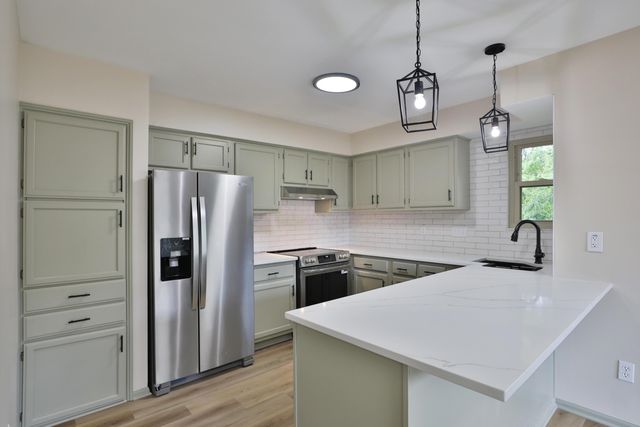 28 Meadow View Court, Powell, OH 43065