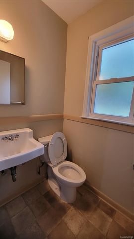45437 Hecker Drive, Utica, MI 48317