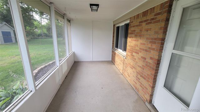 45437 Hecker Drive, Utica, MI 48317