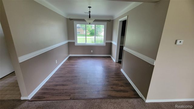 45437 Hecker Drive, Utica, MI 48317