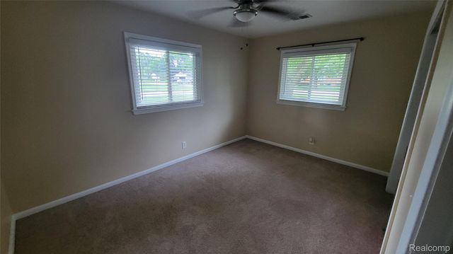 45437 Hecker Drive, Utica, MI 48317