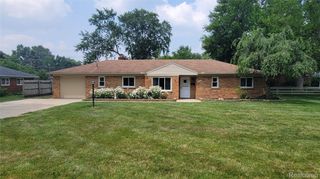 45437 Hecker Drive, Utica, MI 48317