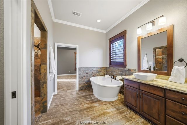 17901 Wigeon Trail Drive, College Station, TX 77845