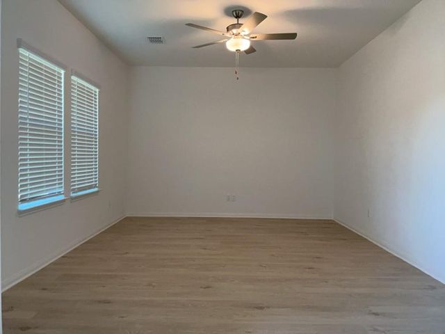 200 Carmel Canyon TRL, Jarrell, TX 76537