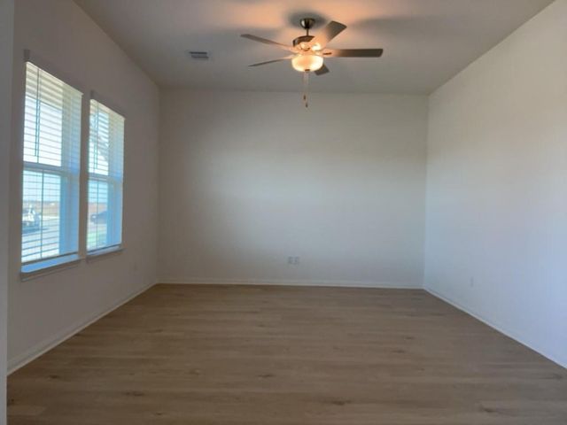 200 Carmel Canyon TRL, Jarrell, TX 76537