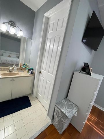 2258 NE 42nd Circle, Homestead, FL 33033